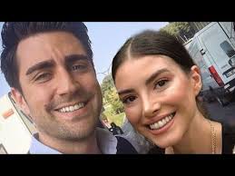 Fazilet hanımın kızları dizisiyle şöhreti yakalayan sempatik oyuncu deniz baysal yeni filmindeki rolünü neo tv ye anlattı. Caglar Ertugrul Ve Deniz Baysal Yeni Dizide Bulusacak Youtube