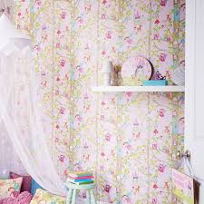 Lasciati ispirare dalla selezione di carta da parati per bambini! Come Decorare Le Pareti Della Cameretta Una Carta Da Parati Per Tutti I Gusti Sissiworld Kids Mums Fashion Beauty And Lifestyle