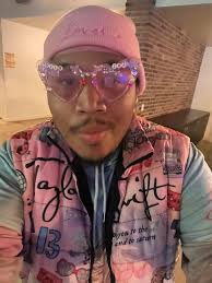 please do taylor swift trivia 😭😭😭