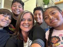 Deanna Putnam's Instagram, Twitter & Facebook