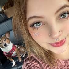 Tracy Corriveau's Instagram, Twitter & Facebook