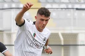 Lo spezia è una buona squadra, con un allenatore di valore . Spezia Cagliari La Probabile Formazione Di Calcio Spezia Calcio Spezia