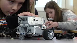 Kamloops students learn a lesson in problem-solving through robotics class 