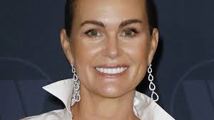 J'aimerais vous dire que... ": Caroline Pons officialise son départ de  l'émission Affaire Conclue et explique ses raisons