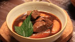 Tak hanya gurih dan asin, ada rasa manis yang didapatkan dari kecap manis dan gula merah. Cocok Untuk Keluarga Ini Resep Mudah Membuat Semur Kentang Daging