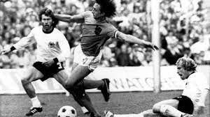 13 sierpnia 1973 roku, johan cruyff przeniósł się do fc barcelona. Johan Cruyff Gestorben Der Konig Ist Tot Archiv