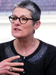 Questions à. J'aime aller vers les gens, les aider