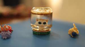 Bebek çocuk ve tüm sevdikleriniz için basit şık hediyelik süs eşyası yapımı/dıy süs eşyası yapımı,bant rulosundan neler yapılır. Evdeki Malzemelerle Sus Esyasi Yapimi Kar Kuresi Yilbasi Hediyesi Basit El Isi Noel Youtube