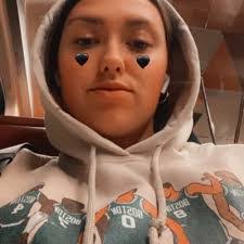 Sarah Leighton's Instagram, Twitter & Facebook