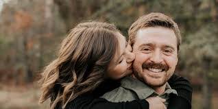 Ashley Kidd's Instagram, Twitter & Facebook