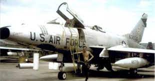 North American F 100 Super Sabre 481st Tactical Fighter Squadron 1965 In Vietnam Crew Chief Rob Leonard And 056 Pictured At Fighter Jets Fighter Vietnam War