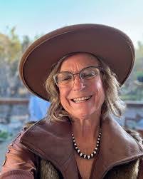 Sara Thurman's Instagram, Twitter & Facebook