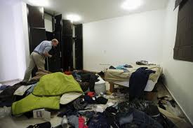Drug kingpin joaquin guzman according to fbi special agent eric mcguire, ms aispuro's family had a historical friendship with el chapo as part of the notorious sinaloa cartel. Inside The Safe House Of Mexican Drug Lord El Chapo Photos Abc News