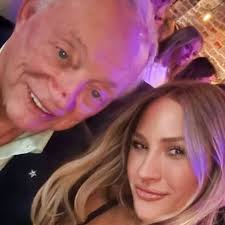 Jerry Jones spotted out at a Texas bar.