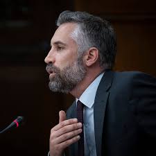 Pedro Nuno Santos promete não ser oposição, mas está contra venda da  maioria do capital da TAP