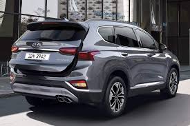 The hyundai santa fe is the flagship model from the company and competes in the premium suv space, which is dominated by the toyota fortuner and ford endeavour. Hyundai Santa Fe Suv Is Coming Back To India Report