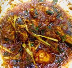 Tambahkan sedikit air, masak hingga bumbu meresap secara maksimal ke dalam daging ayam. Ayam Masak Bali Dari Dapur Kak Tie