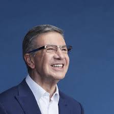 Lo importante es que cada uno de nosotros cumpla el rol que la constitución y las leyes nos van a otorgar. Alcalde Joaquin Lavin Home Facebook