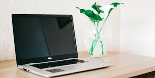 Nah, jika anda atau saudara anda sedang mencari laptop 5 jutaan, tidak ada salahnya melirik 10 laptop pilihan terbaik dari carisinyal di kelas 5 jutaan. Ulasan Lengkap 5 Laptop Dell 4 Jutaan Paling Laris Dan Mantap