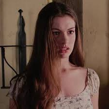 Sempre que imagino a Bella nos livros, só consigo imaginar a Anne Hathaway.  Ela é exatamente como eu imagino a Bella. : r/twilight