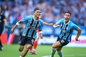 Com volta de Enamorado e mudanças na defesa e no meio, Grêmio está escalado para enfrentar o Vitória