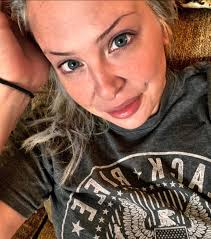 Makeupless days. #selfie