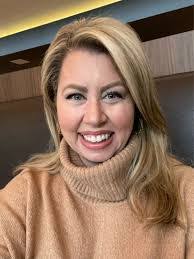 Carolyn Dillingham's Instagram, Twitter & Facebook