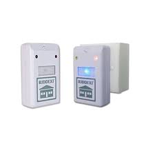 Plug in a pestchaser and let mice naturally be driven away via ultrasonic sound waves. 220v Ultrasonic Pest Chaser Electronic Ultrasonic Indoor Rat Mouse Insect Rodent Pest Control Repeller Eclats Antivols