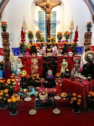 Ésta se lleva a cabo gracias a que, según se cree, las ánimas regresan a disfrutar los platillos, a probar la fruta y a contemplar la flor de cempasúchil que se les. Dia De Los Muertos Altar De Muertos Dia De Muertos Dia De Muertos Mexico Altares Dia De Muertos