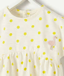 Le T Shirt A Pois Jaunes Brass Boule Ecru Tape A L œil T Shirt Pull A Sequins Boutons Dos