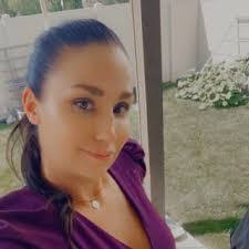 Jeanette Bingham's Instagram, Twitter & Facebook