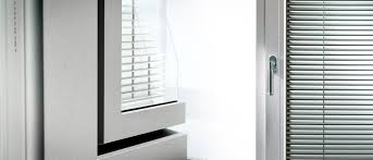 Kunststoff Alu Fenster Ideal Shadow Mit Jalousie Alu Fenster Jalousien Moderne Fenster