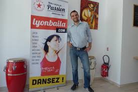 Claudia believes they are distributing covid through the flu shots, and that it is a worse form than before. Empresario Filipe Vieira Em Grandes Dificuldades Financeiras Por Causa Da Covid 19 Lusojornal