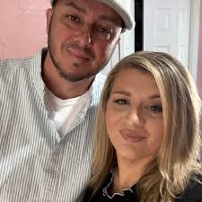 Julie Thrower's Instagram, Twitter & Facebook