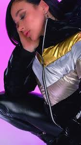 Robin Coats's Instagram, Twitter & Facebook