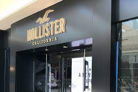 Pays its employees an average of $10.15 an hour. Hollister Co Careers Employee Reviews And Benefits Employmenthub