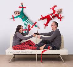 It S The Time Of The Year When You Gather All Your Loved Ones To Capture A Photo Which You Can Shar Family Holiday Photos Christmas Portraits Christmas Photos