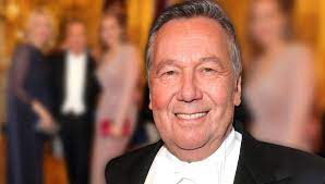 Kaiser leidet nach eigenen angaben an der chronischen lungenkrankheit copd. Roland Kaiser Schwere Lungenkrankheit So Sehr Litt Seine Familie Bunte De