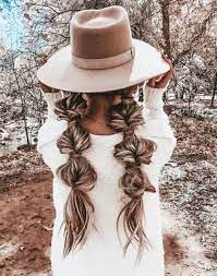 How To Style Your Hair With A Brimmed Hat This Fall Diy Darlin Boho Hairstyles For Long Hair Easy Hairstyles For Long Hair Western Hair Styles