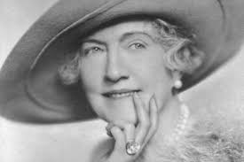 Emery Holmes's Instagram, Twitter & Facebook