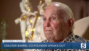 93-year-old Cracker Barrel co-founder Tommy Lowe TORCHES restaurant's woke  rebrand: “It's crazy… It's PITIFUL! ... Spending $700 million to do that…  they're just throwing money out into the street!” 🤣🤣🤣🤣🤣🤣