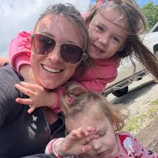 What could be causing my horse's constant butt itching after kissing spine  surgery?