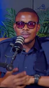 Lorsque @lepetitfallyofficiel rajoute une saveur particulière sur le  nouveau titre de @jacobjay.officiel 😂😂