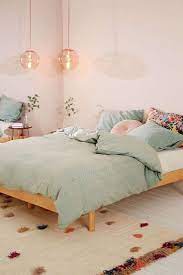 50 Small Apartment Bedroom Decorating Ideas On A Budget 21 Bedroomideas Apartmentideas Agilshome Com Apartment Bedroom Decor Bedroom Decor Home Decor Bedroom