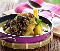 **1kg siput sedut (bersihkan dan potong ekornya) **500ml santan pekat **250g ubi keledek (buang kulit dan potong dadu) **150 g daun kaduk **2 batang serai **1 keping asam keping. K7lpz5rczmk 1m