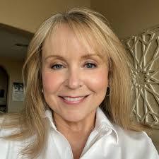 Karen Stace's Instagram, Twitter & Facebook