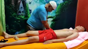Huge boner massage - ThisVid.com