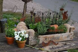 Drahtkiste Hangkiste Holzkiste Holzregal Fliegende Kiste Der Krauterzwerg Website Und Onlineshop Pflanzen Shabby Chic Garten Sukkulenten Pflanzen