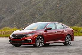 The 2020 elantra has efficient engines, plenty of technology, refinement and an arguably pleasing design all at relatively. 2020 Hyundai Elantra Review Ratings Specs Prices And Photos The Car Connection