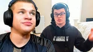 Dawn Akey's Instagram, Twitter & Facebook